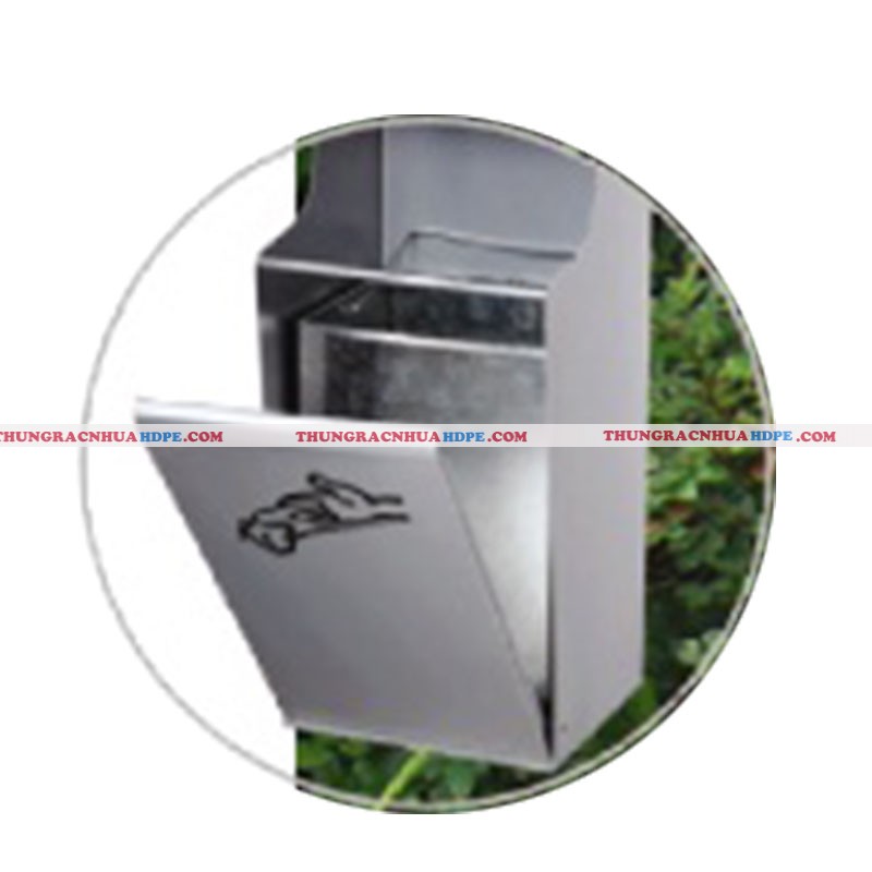 Th&ugrave;ng r&aacute;c ngo&agrave;i trời